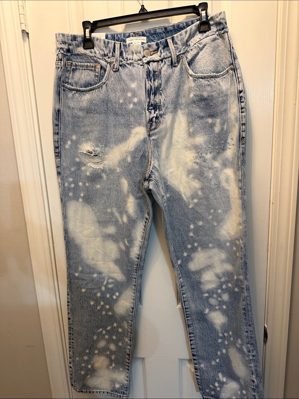 Good American Bleached Light Blue Straight Leg Jeans